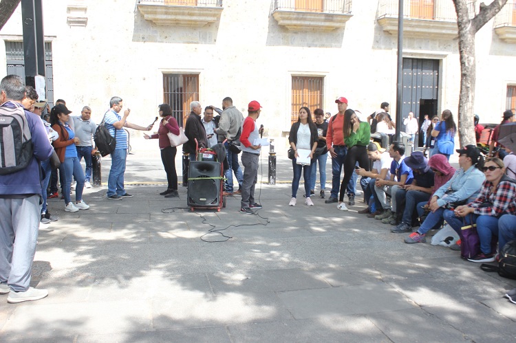 DE JALISCO. La manifestación reunió a representantes de más de 35 zonas escolares. (Foto: Michelle Vázquez) 